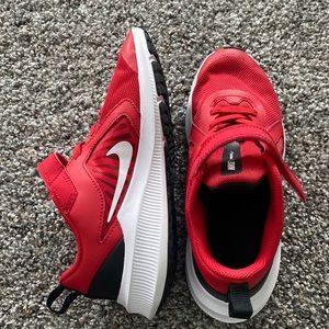 Boys Nike 2.5Y like new condition